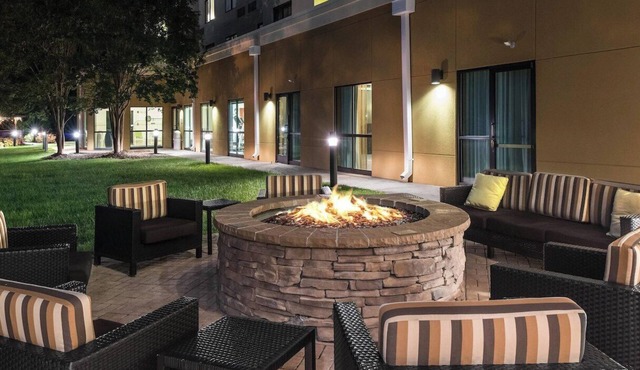 2 Pet-friendly Accommodations, with Free Parking On-site, Indoor Swimming Pool!