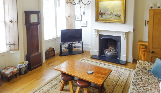 5 bedroom accommodation in Pickering