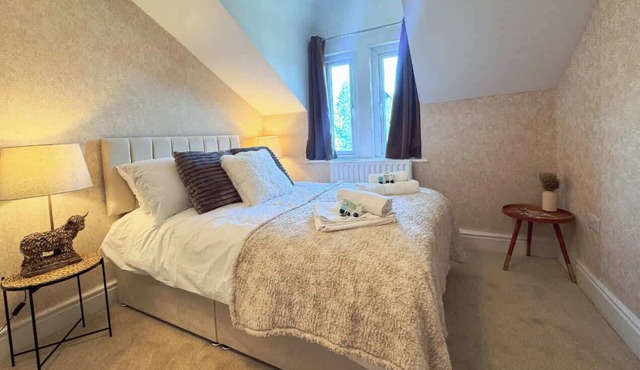 6 Bedroom Victorian Townhouse in Central Harrogate