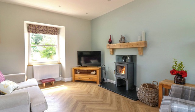 ASHLEA, pet friendly, with open fire in Lauder