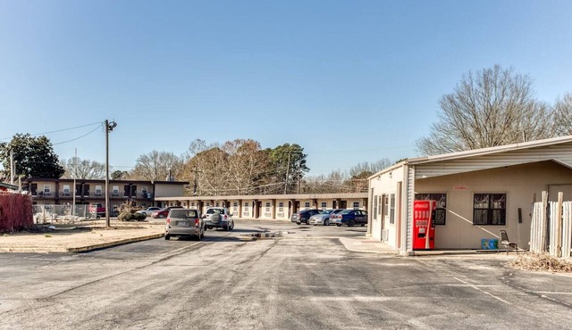 Bald Knob AR|King Bed|Smoking