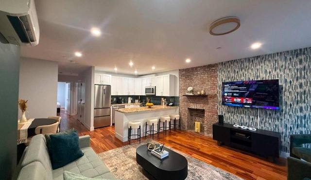 Bright and modern unit