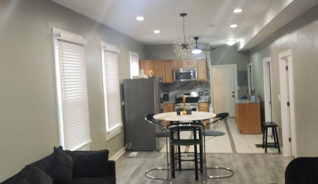 Bright & Quiet 2 Bd Nest/1st FL Getaway