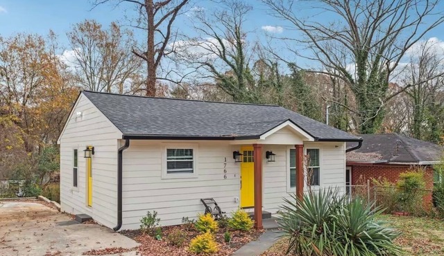 Charming and Modern 2BR Cottage