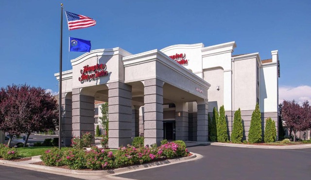 Hampton Inn & Suites Carson City