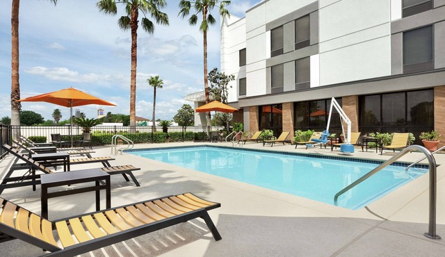 King Room near Memorial City Mall - 5 Miles Away | Pets Allowed + Free Parking