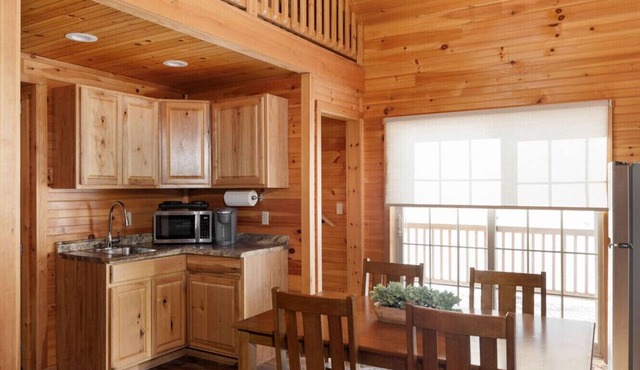 Lakefront Cabin Near Bretton Woods