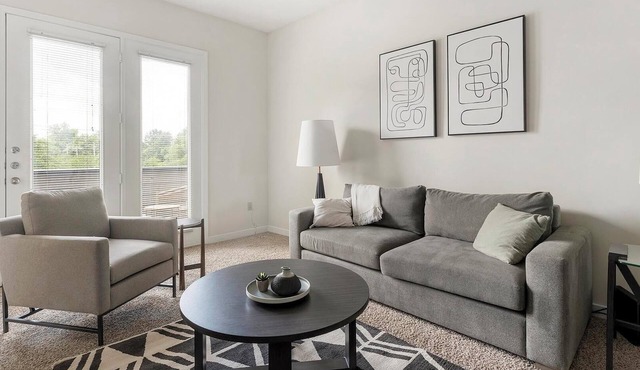 Landing | Beautiful 2BD, Pool, Gym