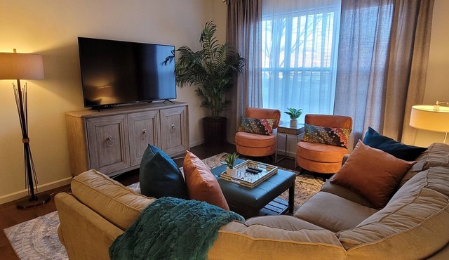 Luxury immaculate 2BR 2BA Entire Apartment, Located between Boston and Salem.