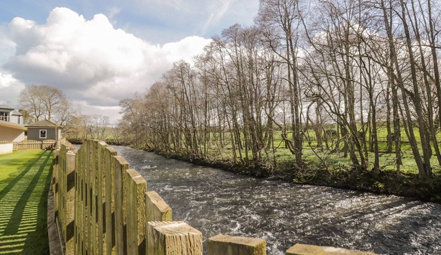 MILL END, pet friendly, luxury holiday cottage in Penrith