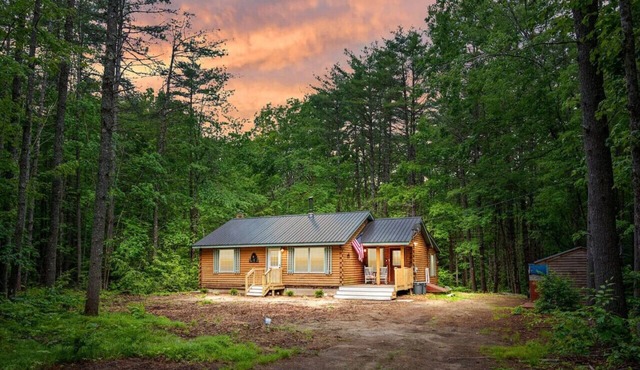MOOSE CABIN | 5-Star Maine Experience | Hot Tub