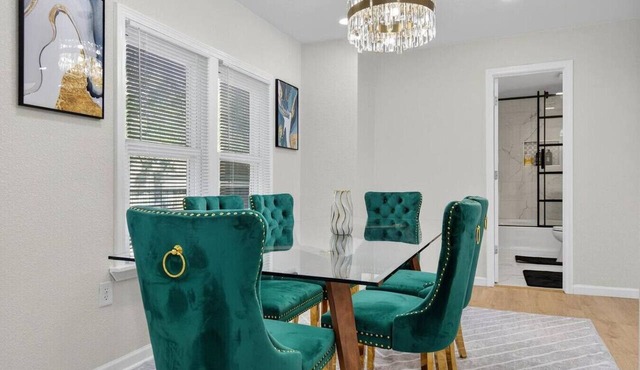 Pet-Friendly , 5 Min Downtown , Grill , Workspace
