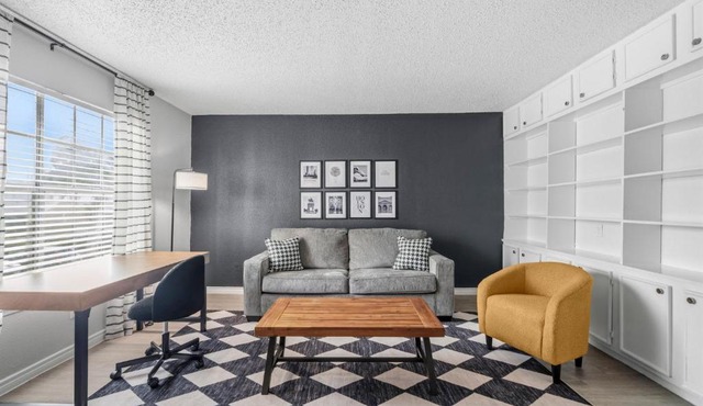 Spacious 3BR Apt in Houston Pet Friendly Stay
