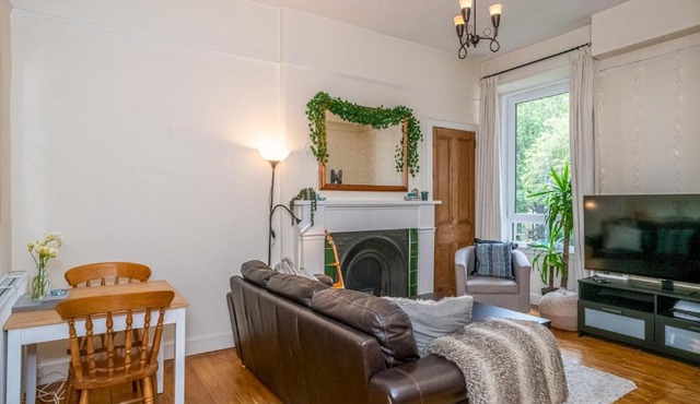 Superb 1 Bed Flat in Traditional Victorian Building - Pass the Keys