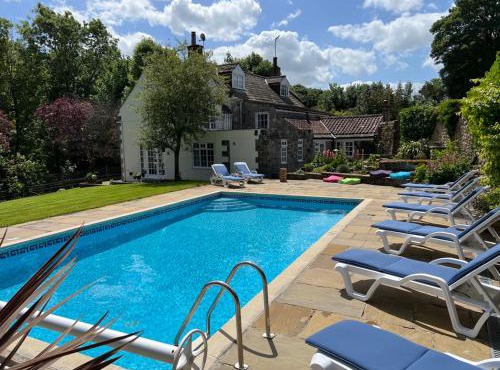 The Exclusive 6 bedroom Farm House, Markington incl heated pool and The Richmond Hill one bedroom Cottage