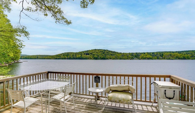 Waterfront Berkshires Studio w/ Dock on Goose Pond