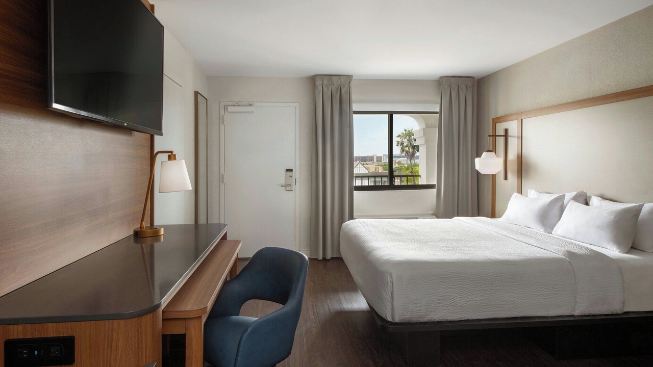 Photo of Bedroom in Anaheim Resort