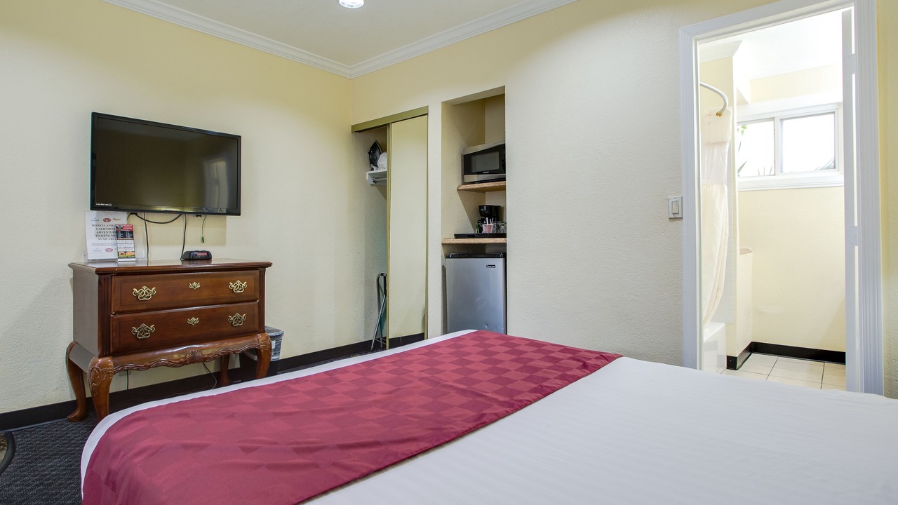 Photo of Bedroom in Northwest Anaheim