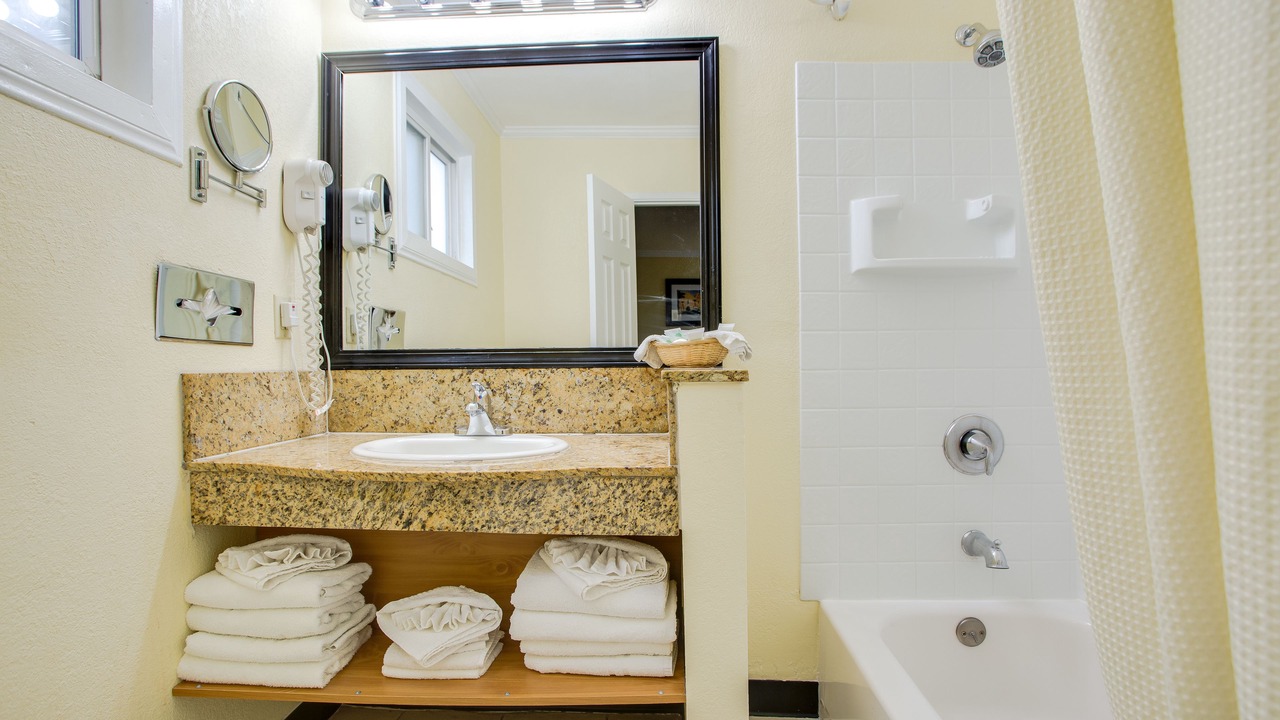 Photo of Bathroom in Northwest Anaheim